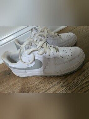 Nike Air Force 1 Low - White with Light Gray Swoosh (Men)